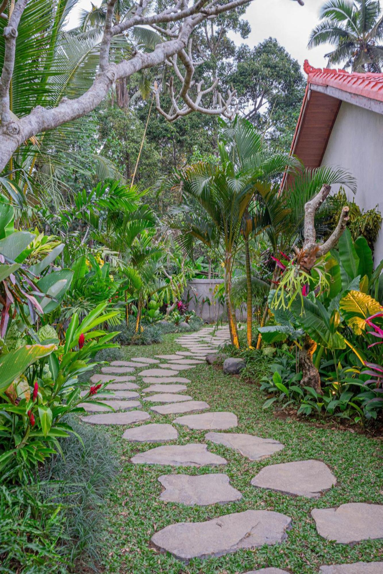 Hotel Puri Kurnia Ayu Ubud Esterno foto